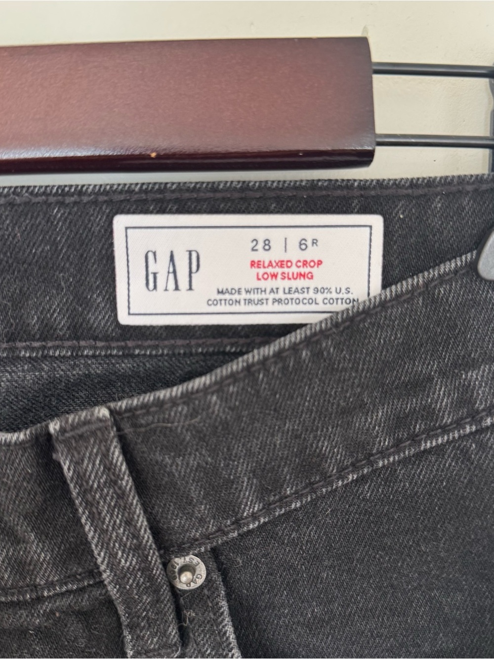 GAP Women’s Relaxed Crop Low Slung Denim Jeans - Charcoal Black 28 / 6 Regular